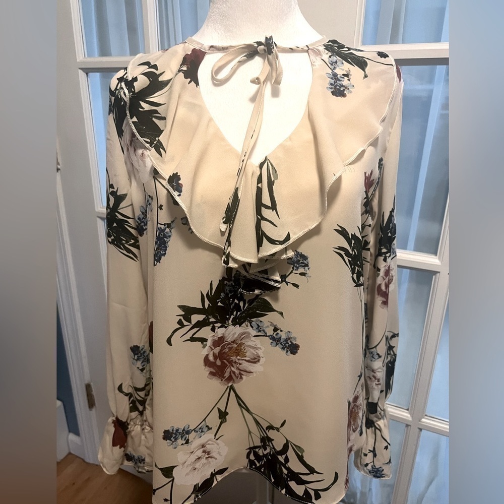 Finn & Grace brand floral print blouse size S